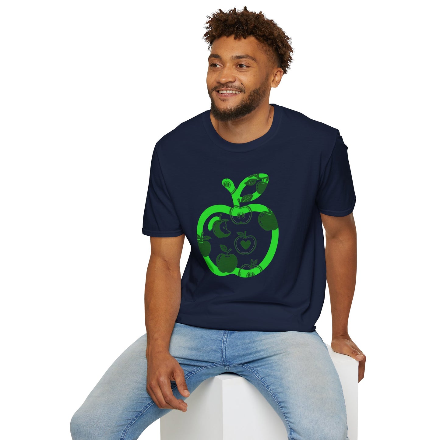 Green Apple Graphic T-Shirt — Retro Apple Pattern Tee