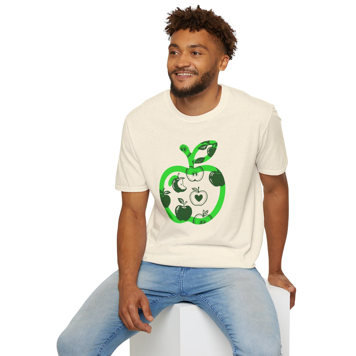 Green Apple Graphic T-Shirt — Retro Apple Pattern Tee